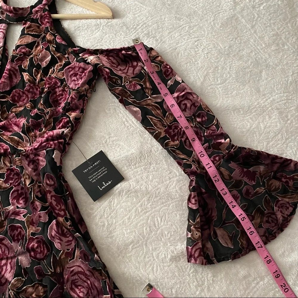 NWT Lulu’s Velvet Cold Shoulder Dress - Picture 9 of 10